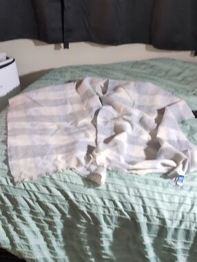 NWT Old Navy White & Light Grey Cape